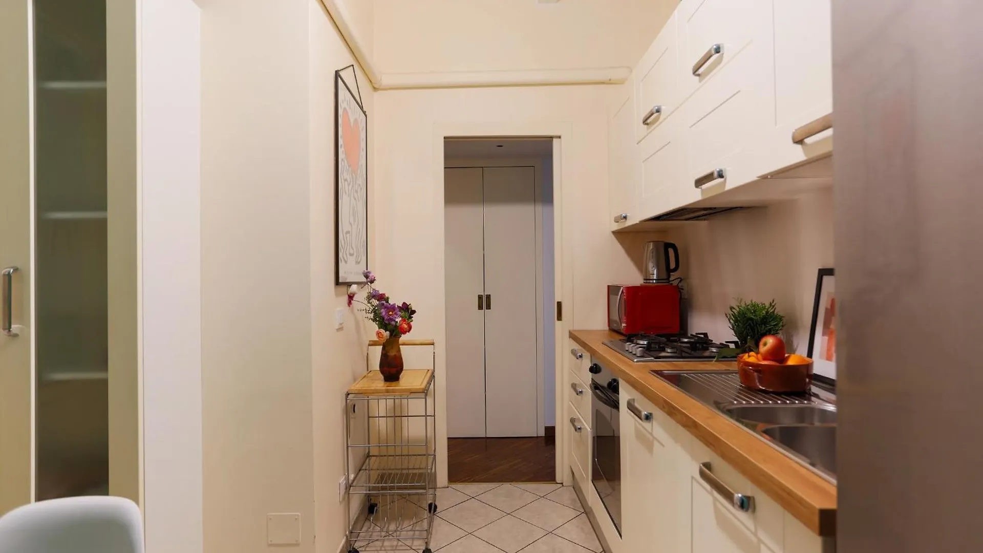 The Best Rent - Spacious One-Bedroom Apartment Near The Columns Of San Lorenzo Милан 0*,  Италия