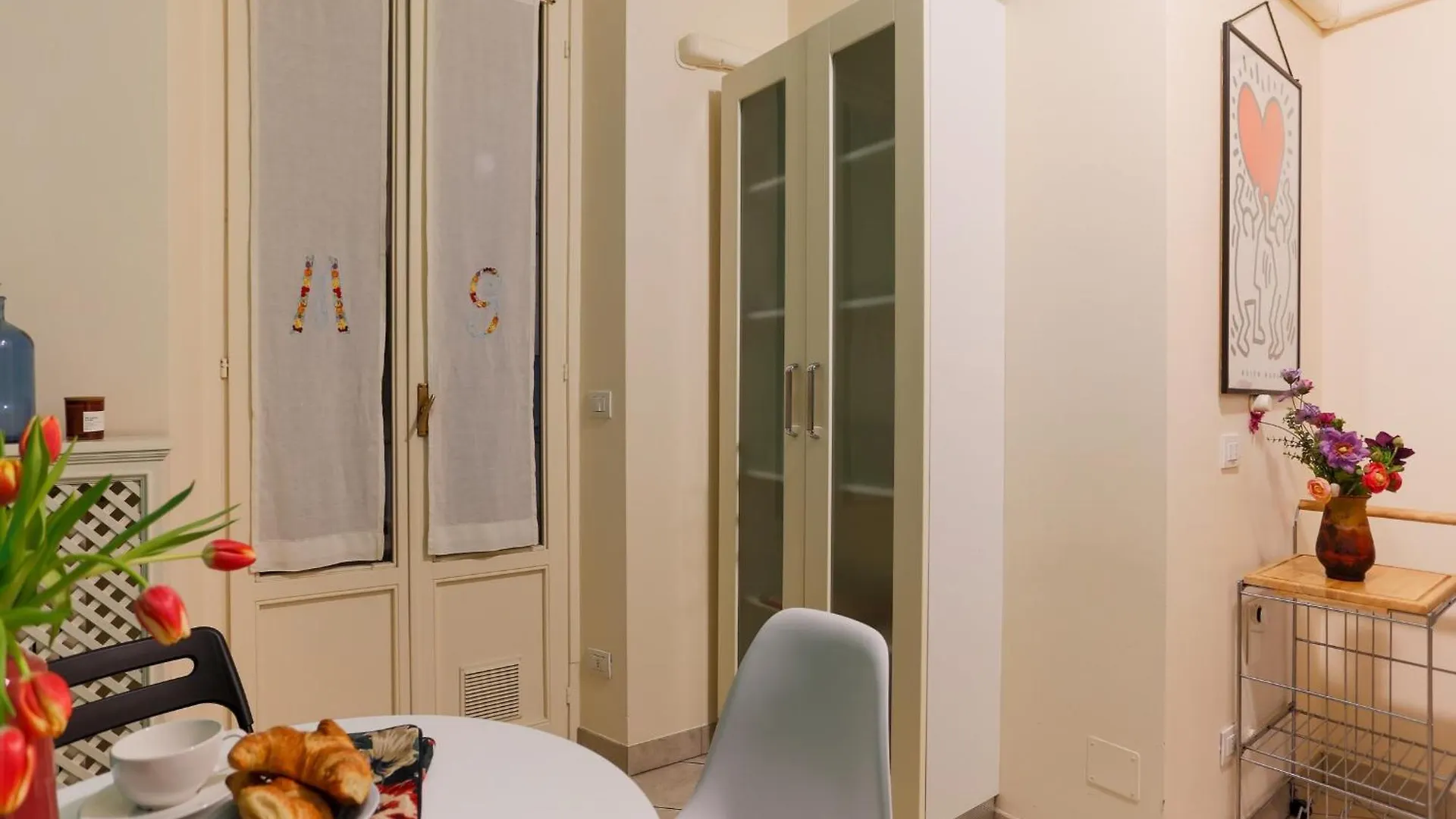 The Best Rent - Spacious One-Bedroom Apartment Near The Columns Of San Lorenzo Милан Италия