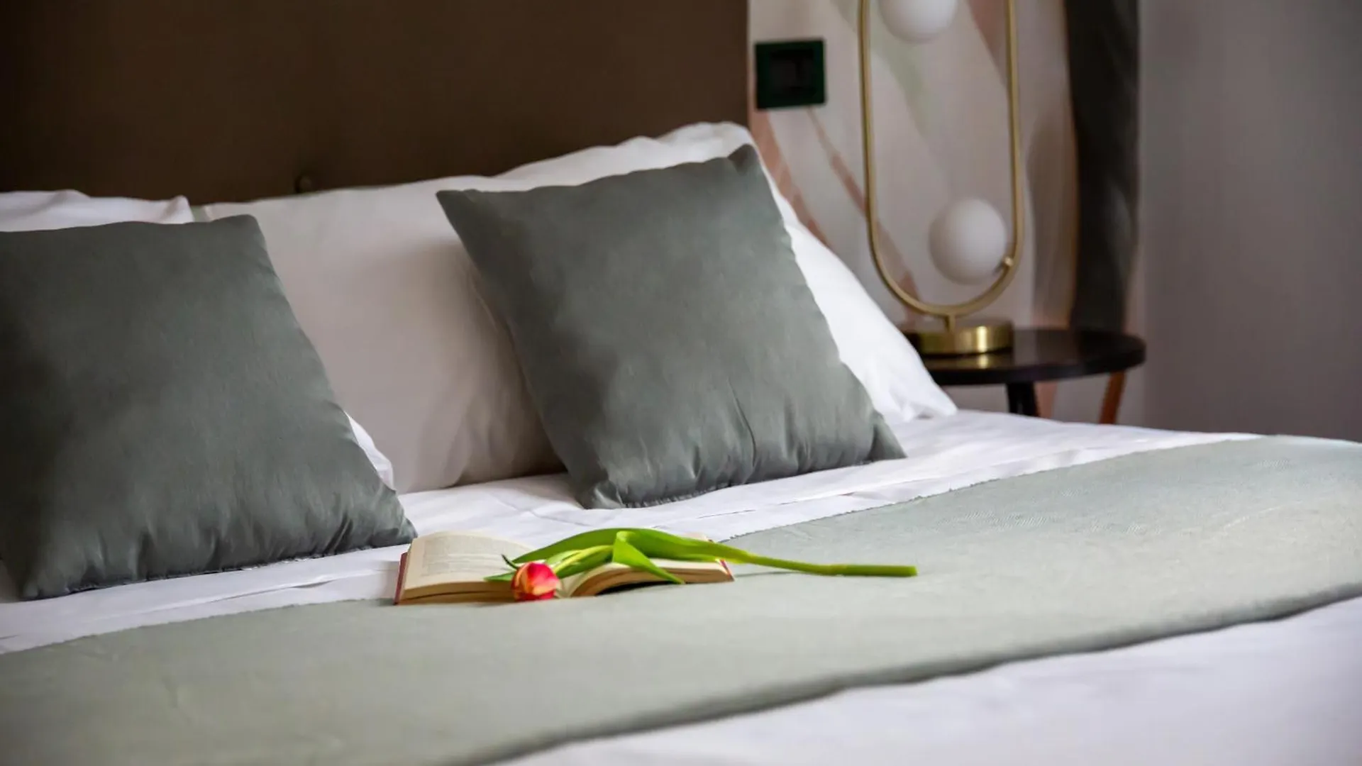 The Best Rent - Spacious One-Bedroom Apartment Near The Columns Of San Lorenzo Милан