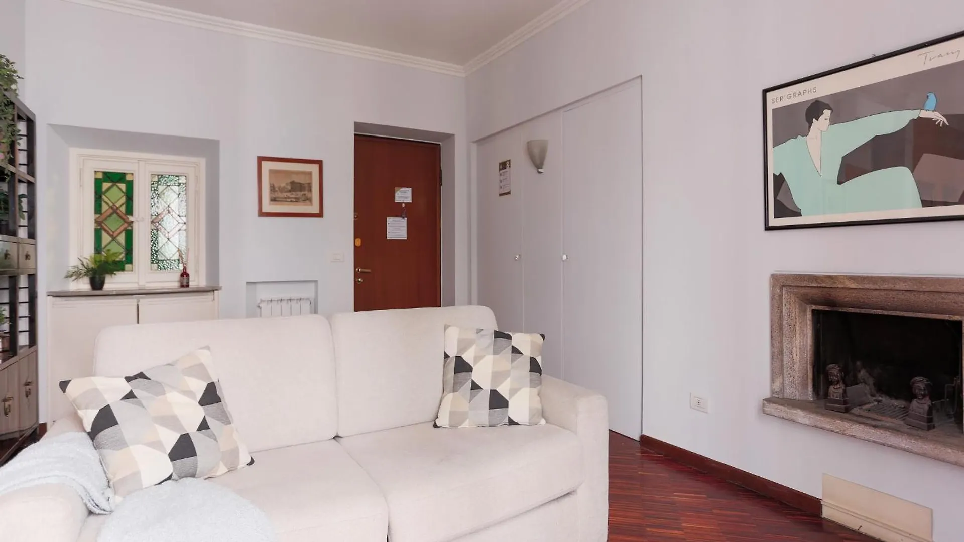 The Best Rent - Spacious One-Bedroom Apartment Near The Columns Of San Lorenzo Милан
